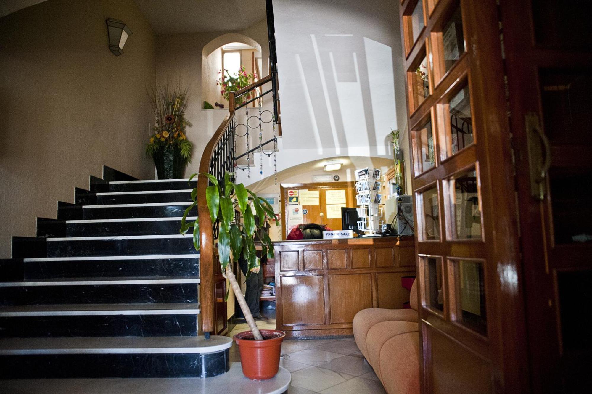 Hostal Venta Del Sol Баса Екстериор снимка